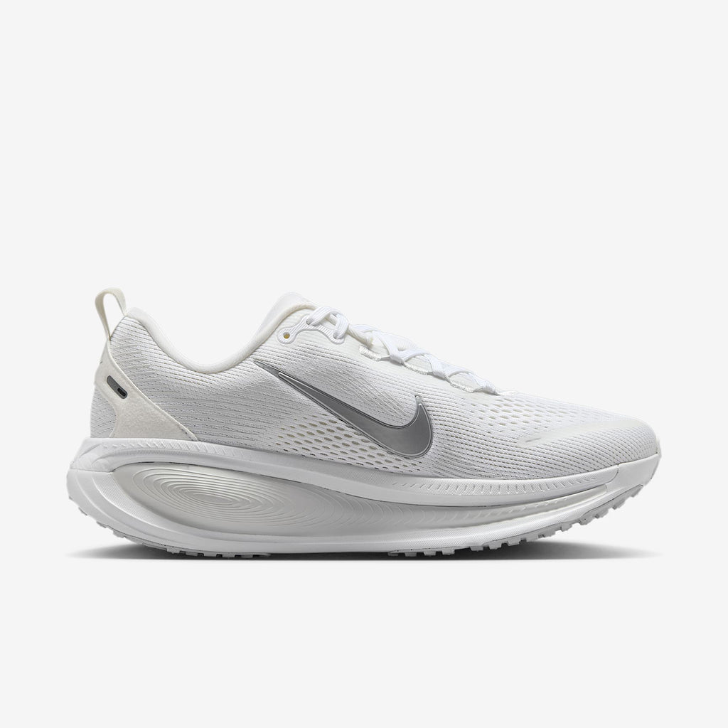 Nike Vomero 18 - Triple White (HM6804-104) official stock photo
