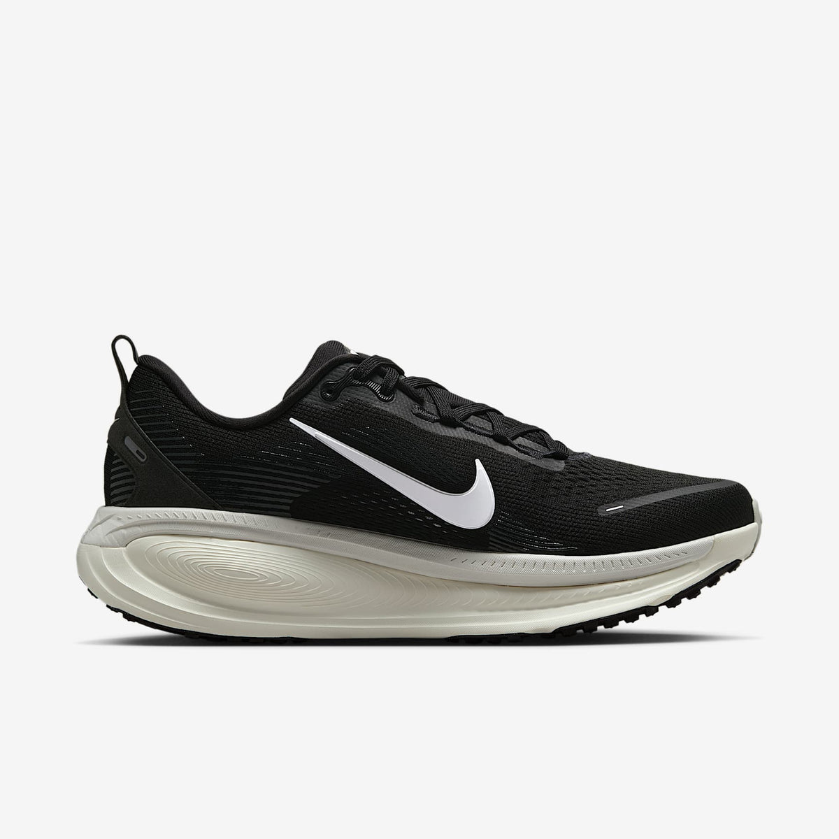 Nike Vomero 18 - Black (HM6803-007) official stock photo
