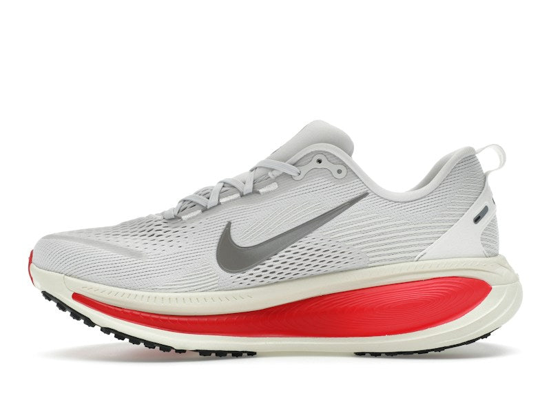 Nike Vomero 18 - Platinum Tint/Siren Red (HM6803-001) official stock photo