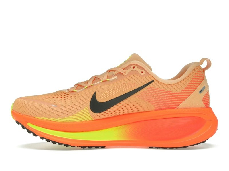 Nike Vomero 18 - Orange (HM6803-700) official stock photo