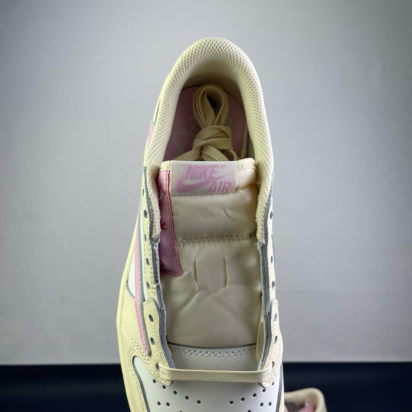 Travis Scott Air Jordan 1 Low Shy Pink IQ7604-100 Women's Sneakers