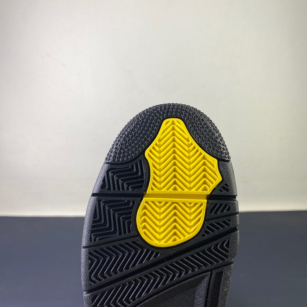 Air Jordan 4 Retro "Thunder" (2023) — Men's