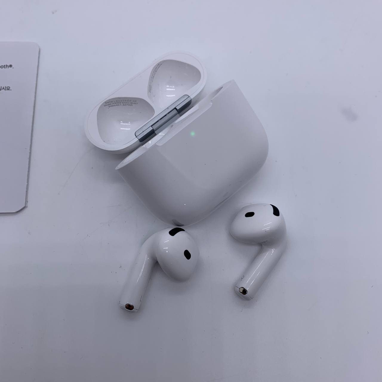 Apple AirPods 4 (Standard/ with Active Noise Cancellation)