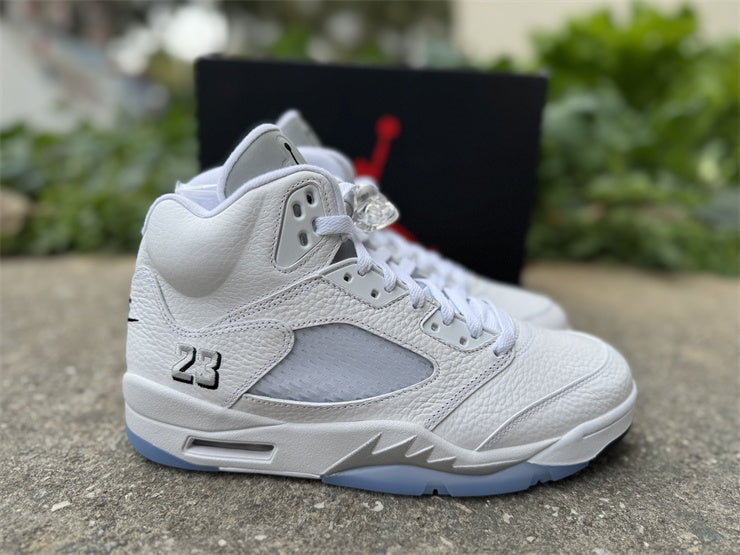 Air Jordan 5 Retro OG "White Metallic" (2026) — Men's