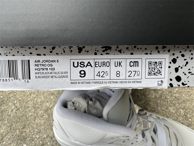 Air Jordan 5 Retro OG "White Metallic" (2026) — Men's