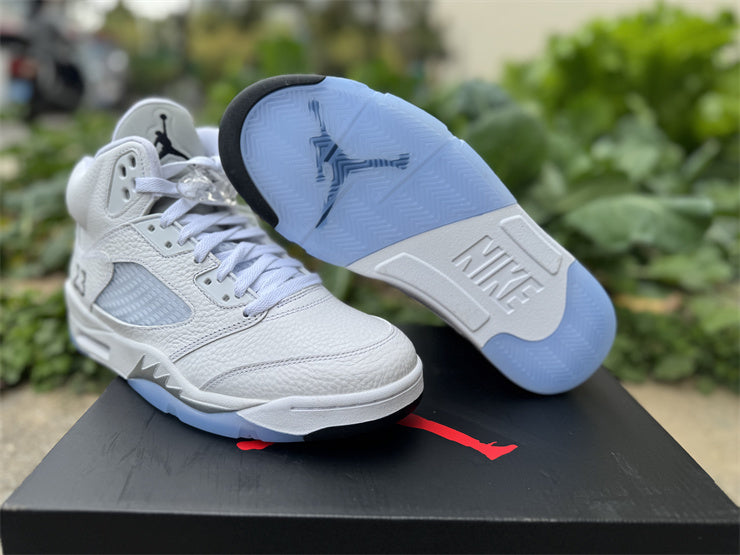 Air Jordan 5 Retro OG "White Metallic" (2026) — Men's