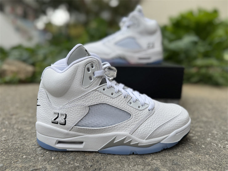 Air Jordan 5 Retro OG "White Metallic" (2026) — Men's