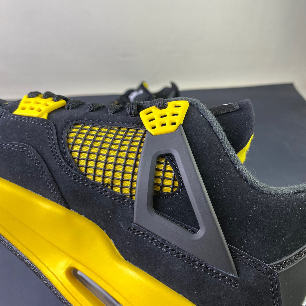 Air Jordan 4 Retro "Thunder" (2023) — Men's