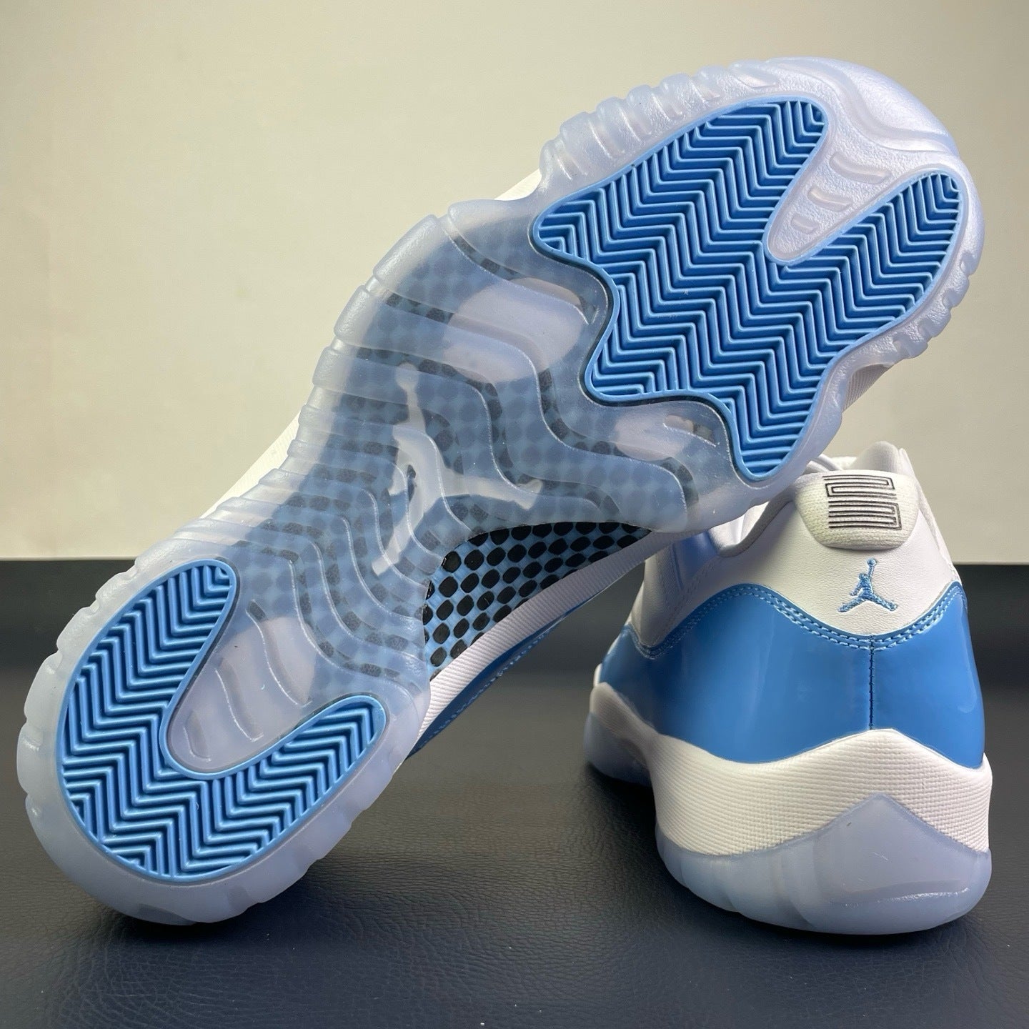 Air Jordan 11 Low "UNC" (2026) — Men's