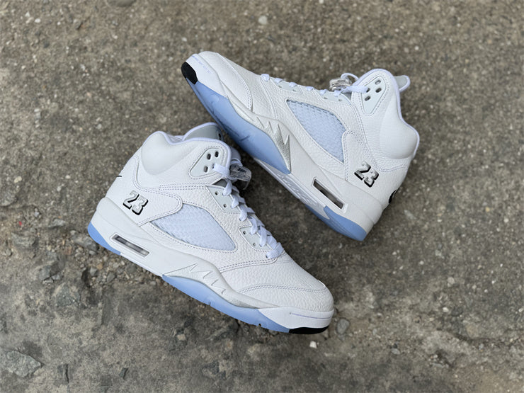 Air Jordan 5 Retro OG "White Metallic" (2026) — Men's
