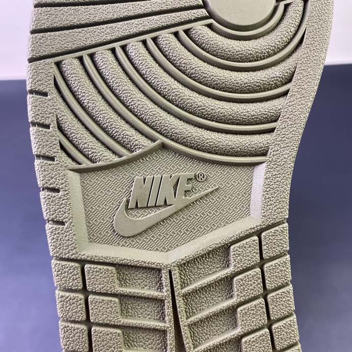 Travis Scott x Air Jordan 1 Low "Olive"
