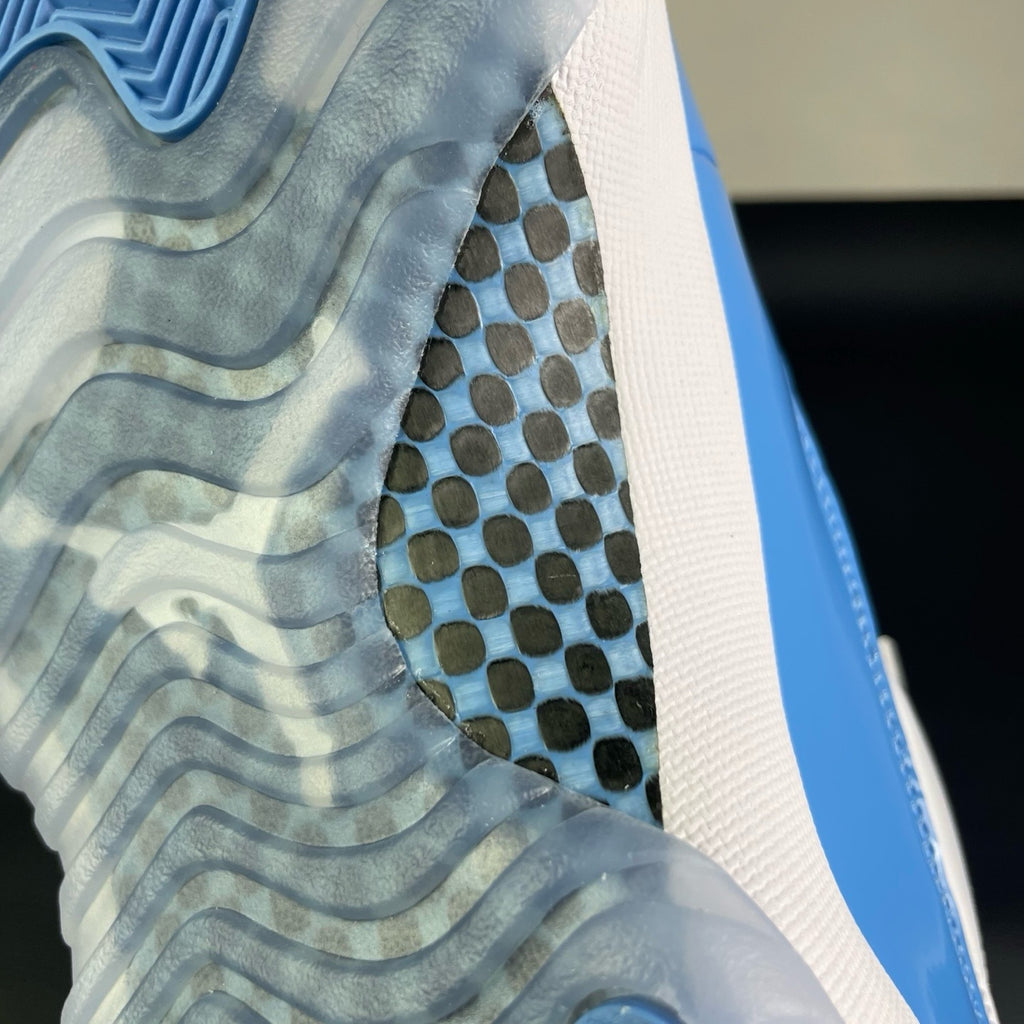 Air Jordan 11 Low "UNC" (2026) — Men's