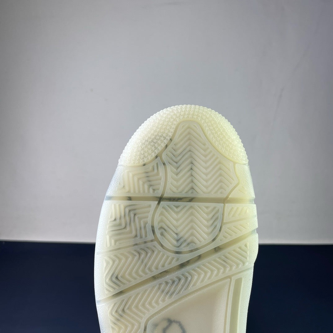 KAWS x Air Jordan 4 "Cool Grey"