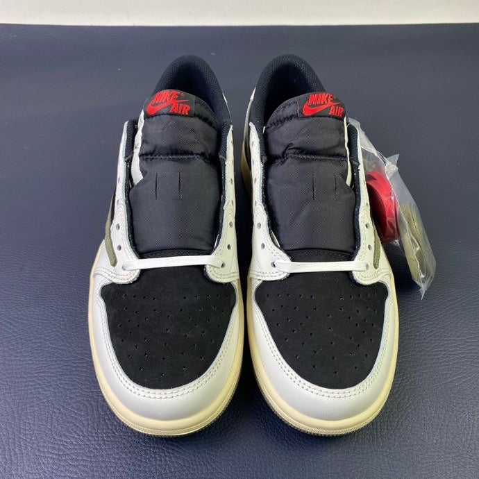 Travis Scott x Air Jordan 1 Low "Olive"