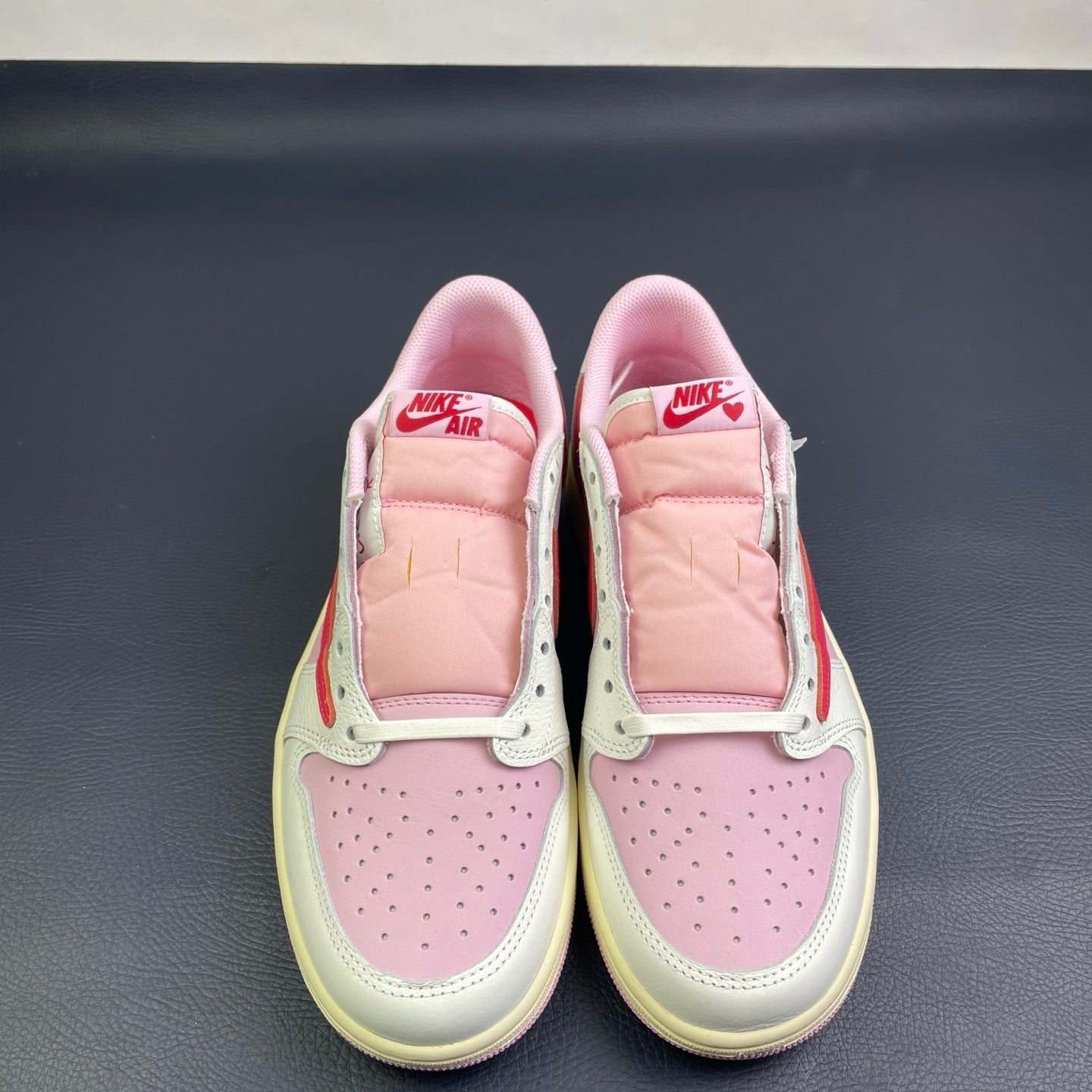 Travis Scott Air Jordan 1 Low Tropical Pink IQ7604-101