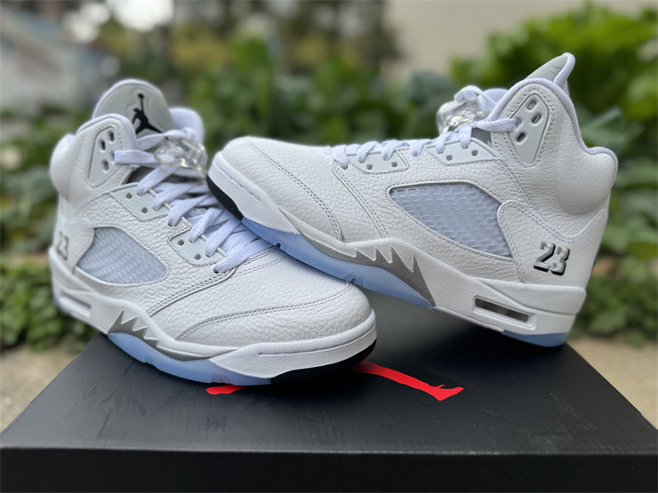 Air Jordan 5 Retro OG "White Metallic" (2026) — Men's