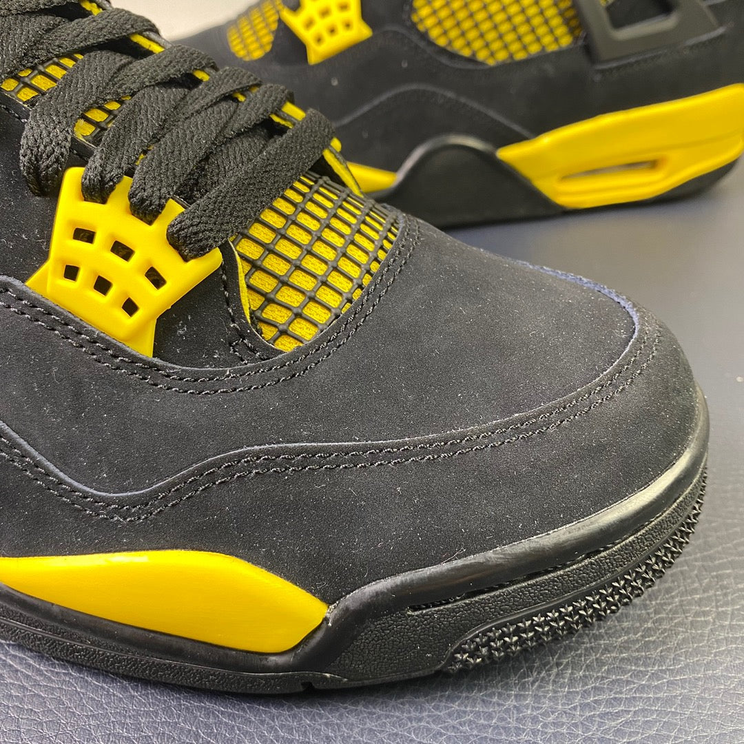 Air Jordan 4 Retro "Thunder" (2023) — Men's