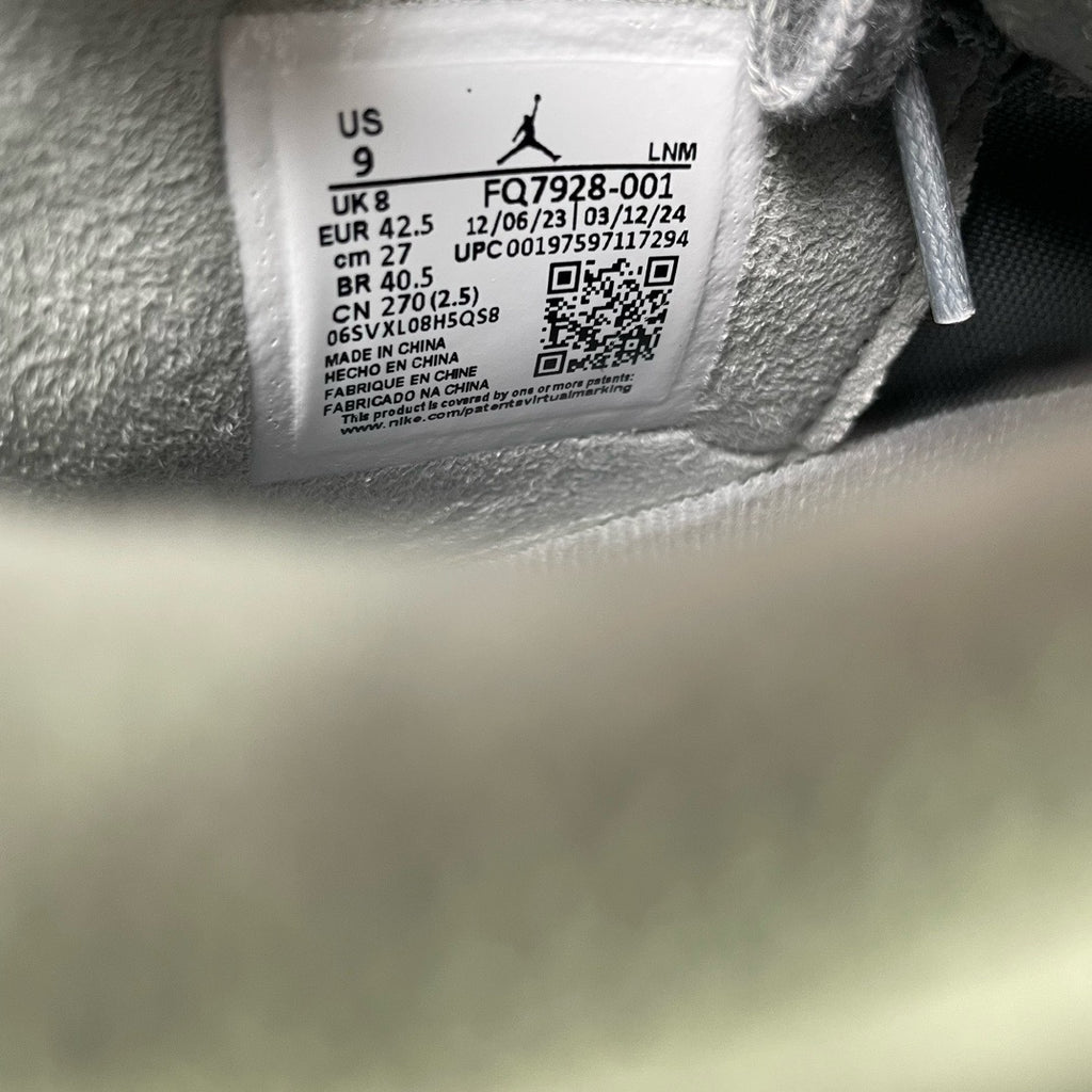Air Jordan 4 Retro SE "Wet Cement" — Men's