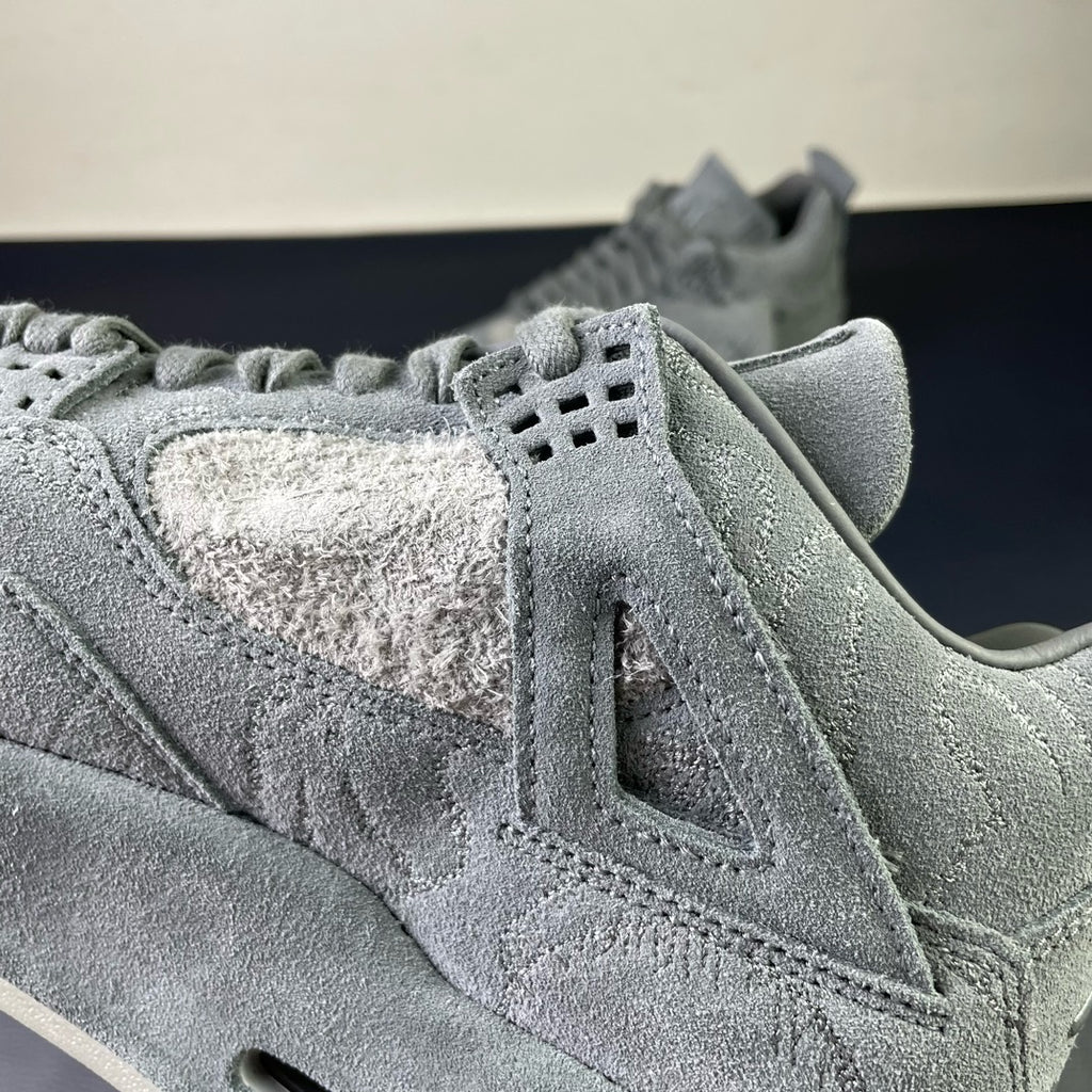 KAWS x Air Jordan 4 "Cool Grey"