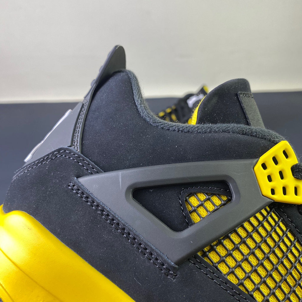 Air Jordan 4 Retro "Thunder" (2023) — Men's