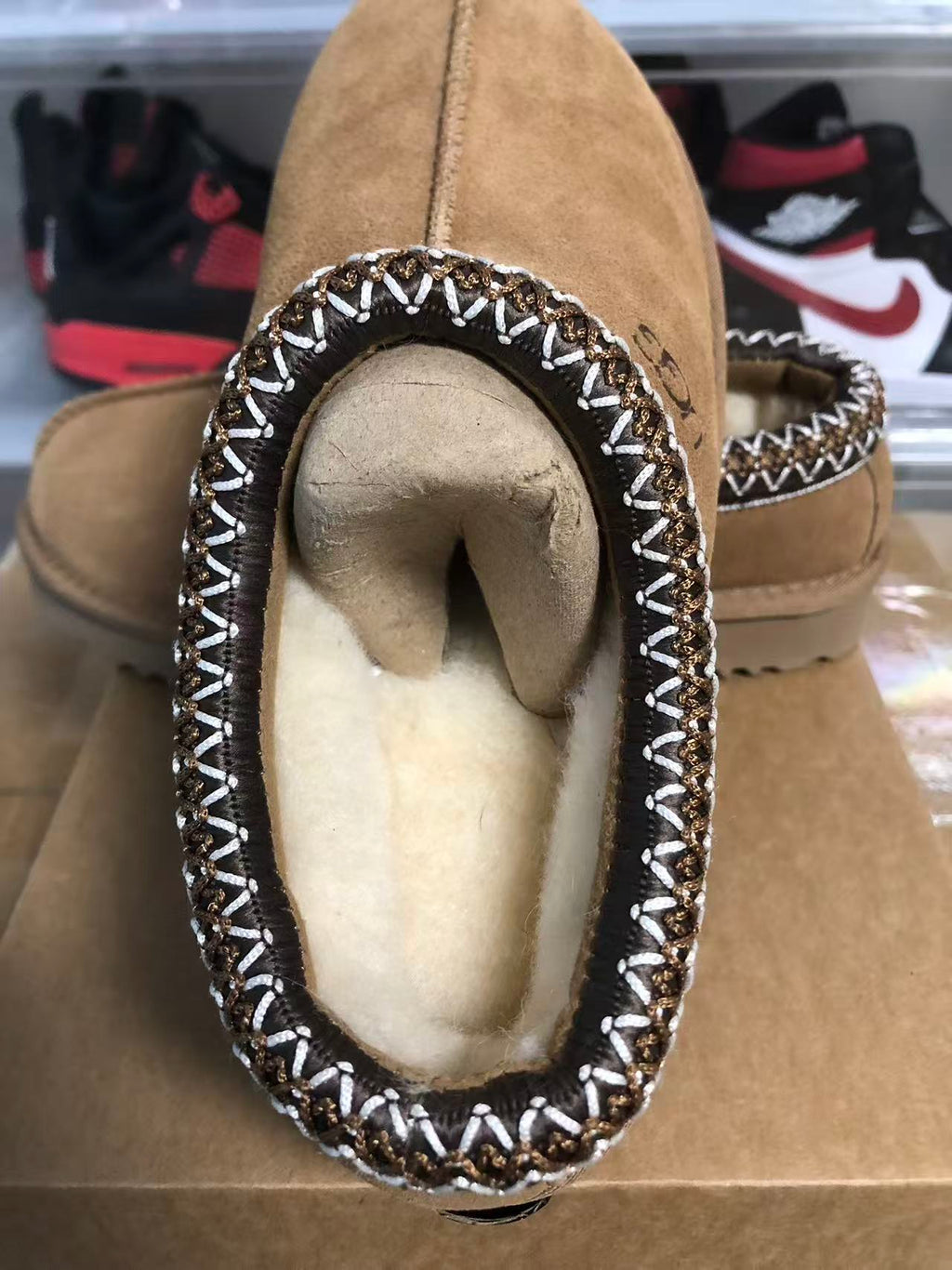 Pantufla UGG Tasman — Tan | S-0021–S-0025