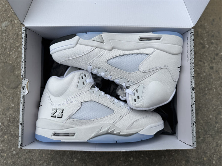 Air Jordan 5 Retro OG "White Metallic" (2026) — Men's