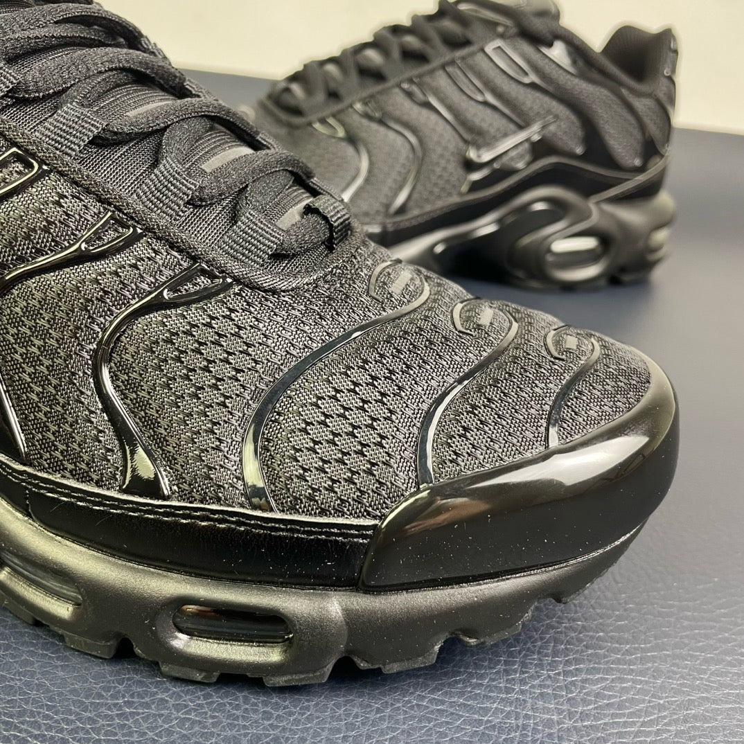 Nike Air Max Plus "Black" — Men's