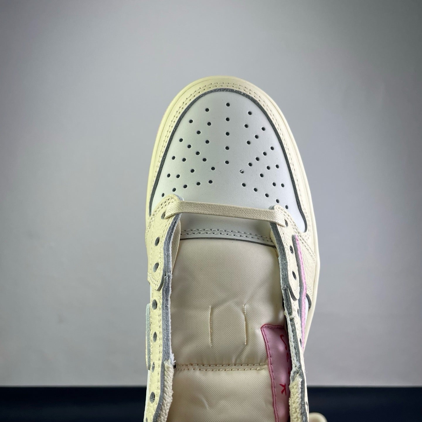Travis Scott Air Jordan 1 Low Shy Pink IQ7604-100 Women's Sneakers