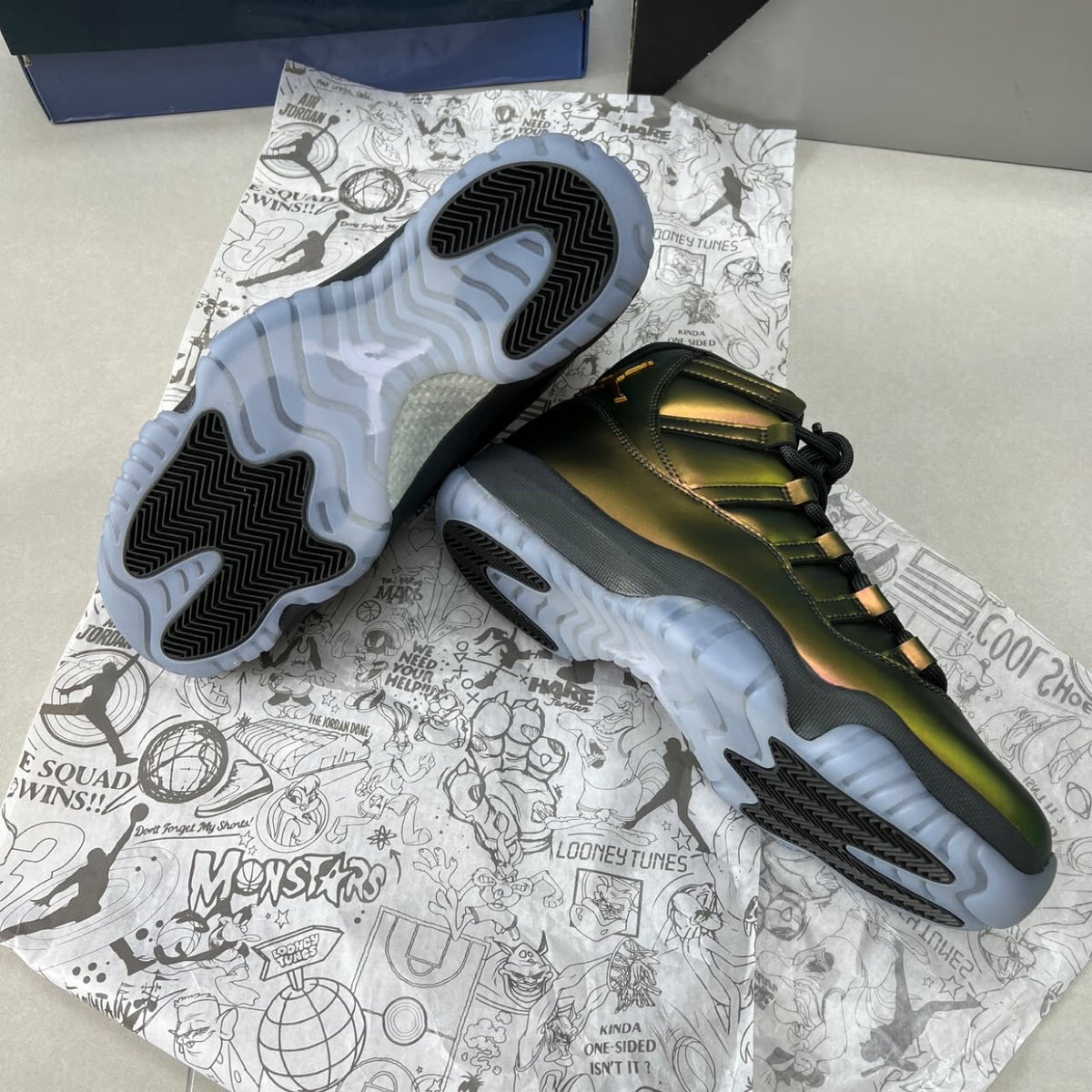 Air Jordan 11 Retro Magic Ball IZ1800-200