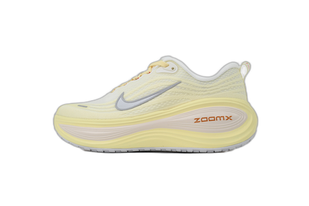Nike Vomero Plus - Wmns Yellow (IM5020-100)